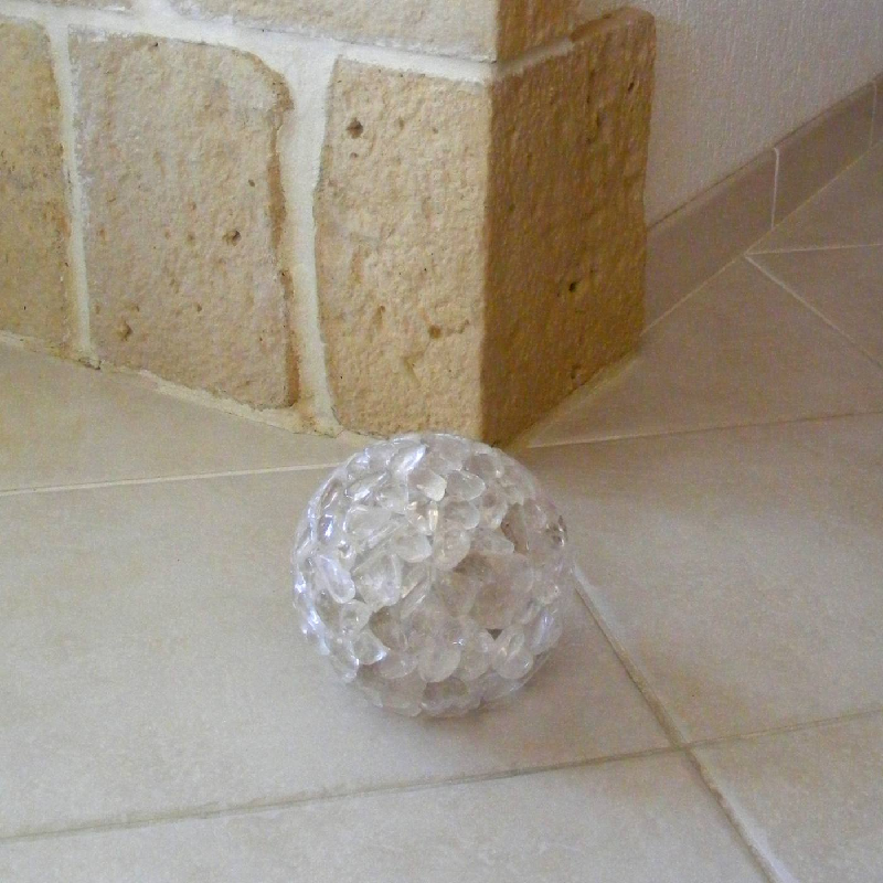 Globe en véritable cristal de roche