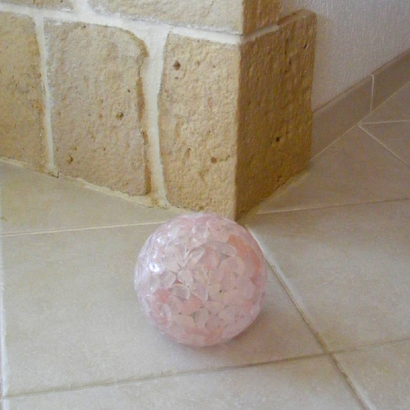Globe en véritable quartz rose