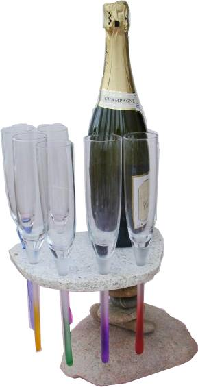 Porte flûtes à champagne avec support bouteille. Réalisation avec des galets du Rhin