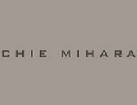 Chie Mihara, marque de chaussures : créativité, esthétique et confort.