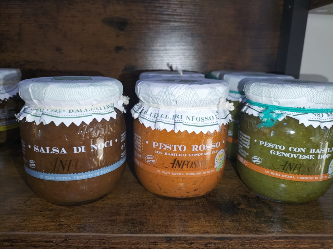 Pesto tradizionale, rosso, e salsa di noci
